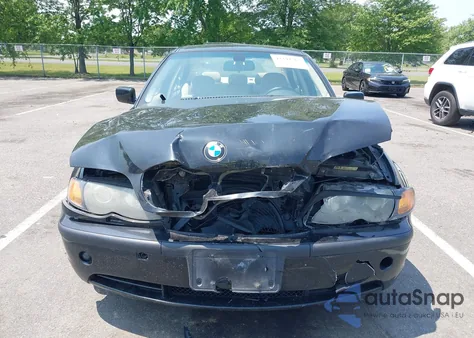 2005 BMW 330I z USA, uszkodzony, nr VIN WBAEV53435KM40855